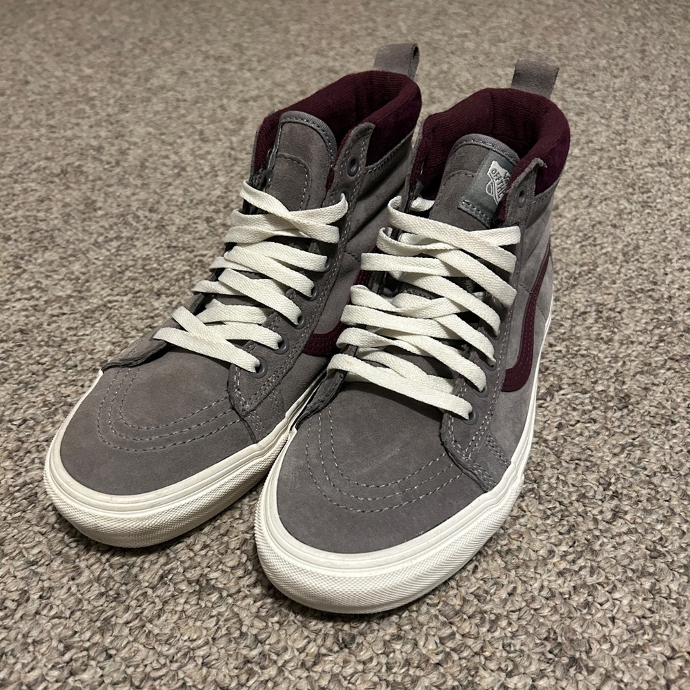 Women’s Hightop Vans size 10